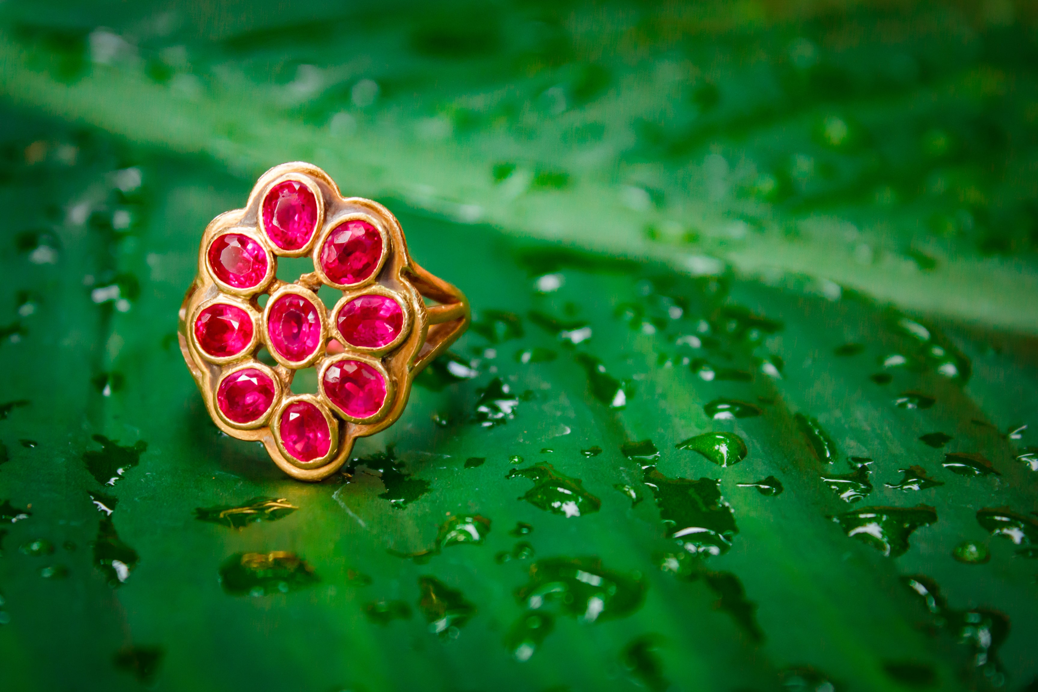 red-sapphire-ring-gold-min