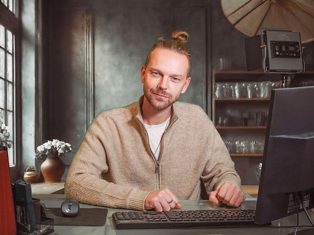 Práce online může být složitá.